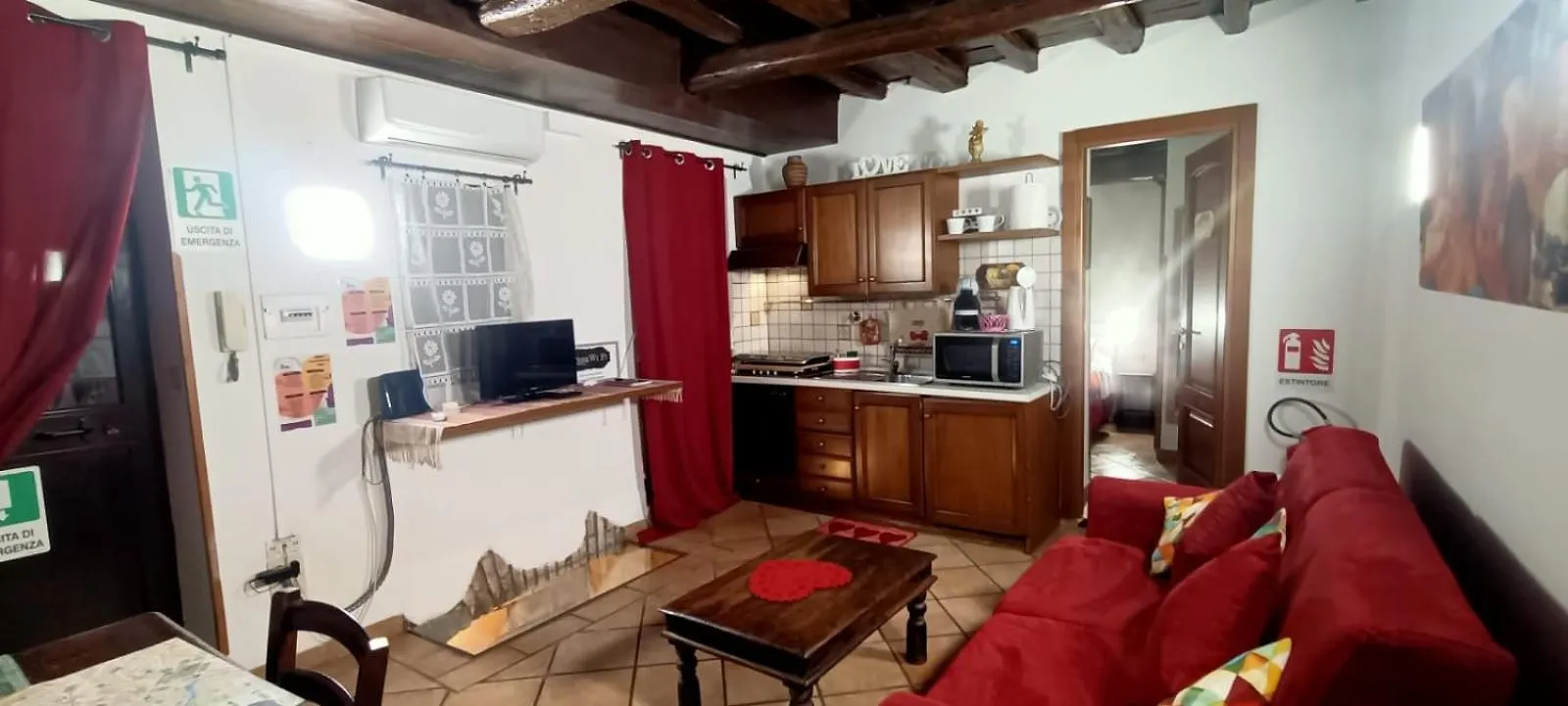 Colosseo Historical Apartment La Romana Italy